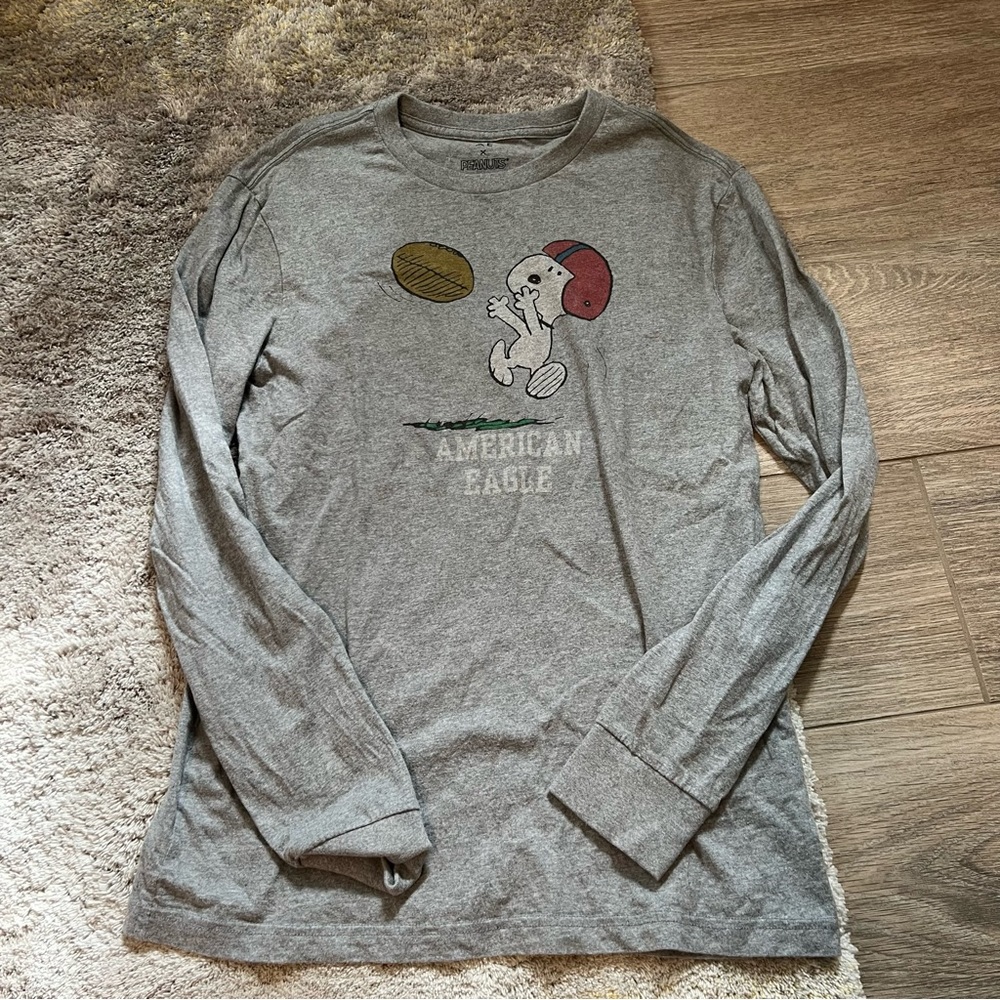 American Eagle Outfitters Gray Graphic Long Sleeve Tee